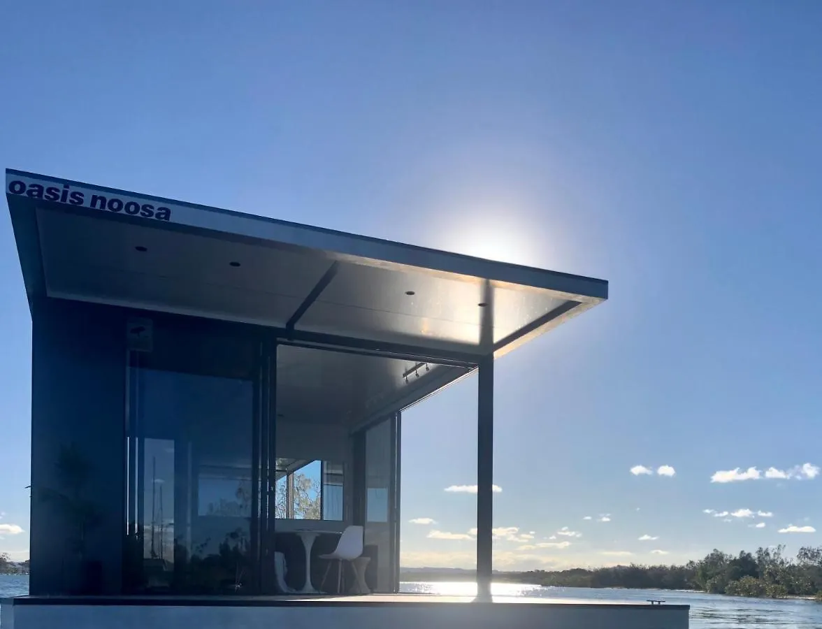 Oasis Noosa - Luxury Floating Eco Villas Australien