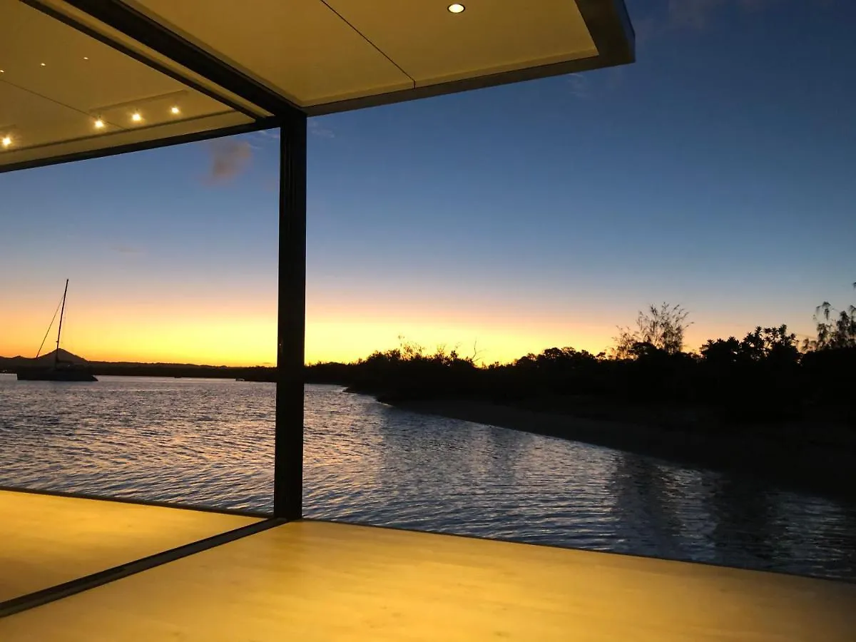 Oasis Noosa - Luxury Floating Eco Villas Noosa Heads